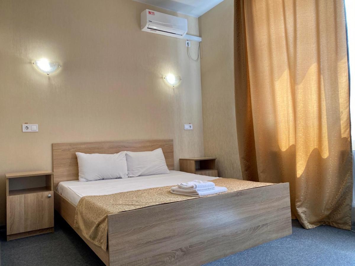 Guest House Sotni เคียฟ ภายนอก รูปภาพ